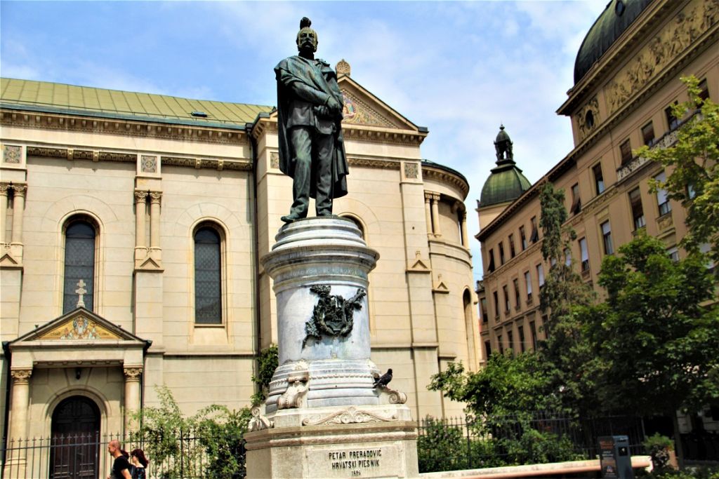 Spomenik Petru Preradoviću na Cvjetnom trgu A